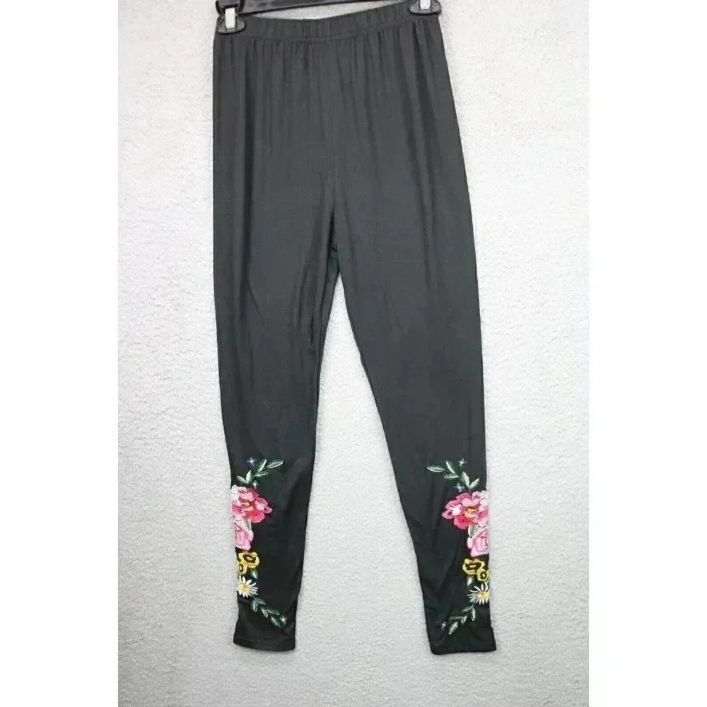 Agnes & Dora Women's Embroidered Leggings-Size Small/Medium-New w/Tags